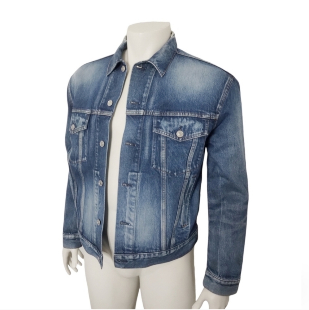 BALENCIAGA Back Logo Blue Denim Thrashed Jacket Mens size L Old Money Luxurycore - Picture 1 of 14